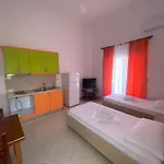 شقة Corner Hotel