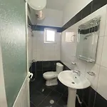 Corner Hotel * كساميل