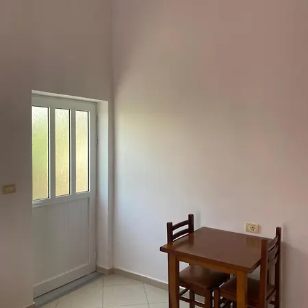 Corner Apartment *