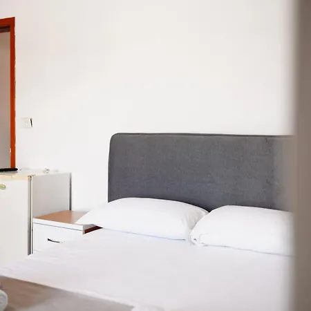 Apartment Corner *